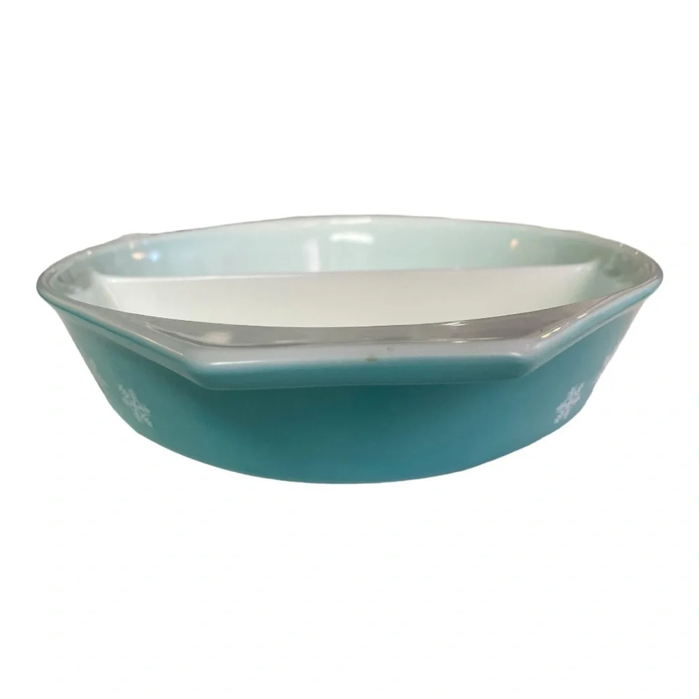 Vintage Pyrex Snowflake 1 1/2 QT Divided Serving Dish w/Lid